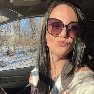 Meet your Posher, Deannah